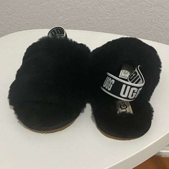 Black Ugg’s Slippers - Picture 5 of 7
